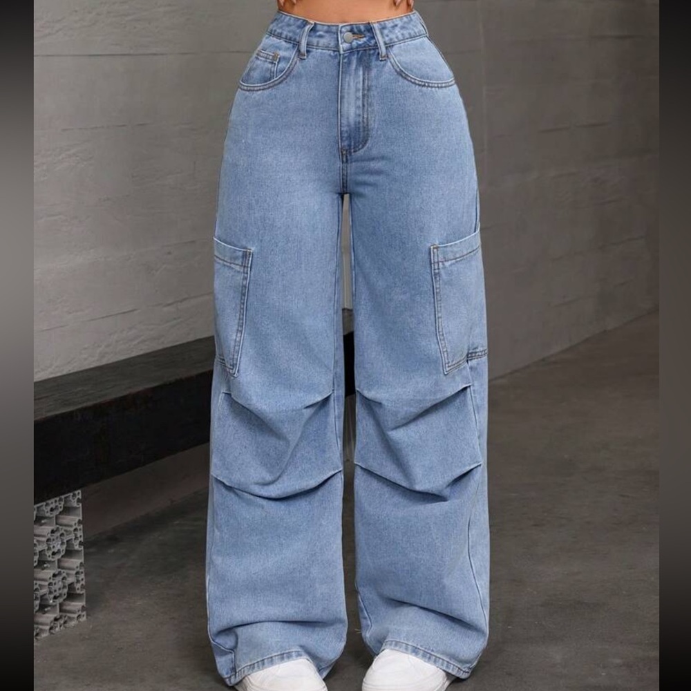 SHEIN Women's Blue Cargo Jeans